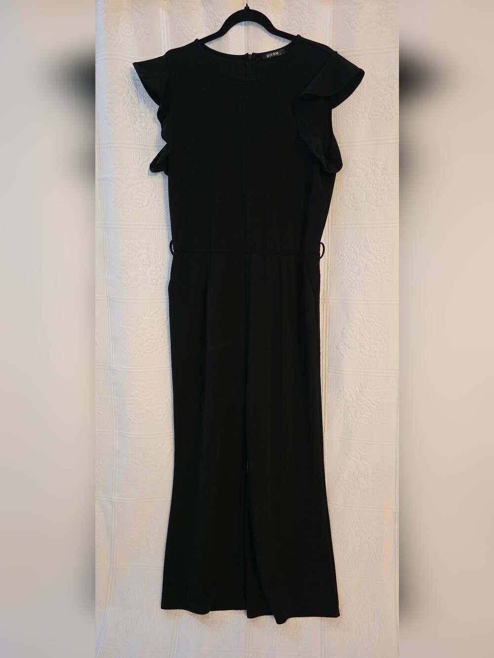Elegant Black Wide-Leg Jumpsuit with Two Side Pockets - Picture 2 of 9
